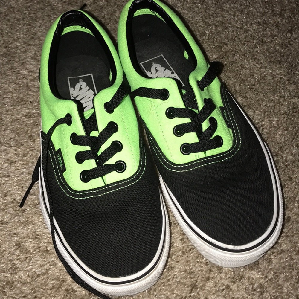 Vans - Picture 4 of 4